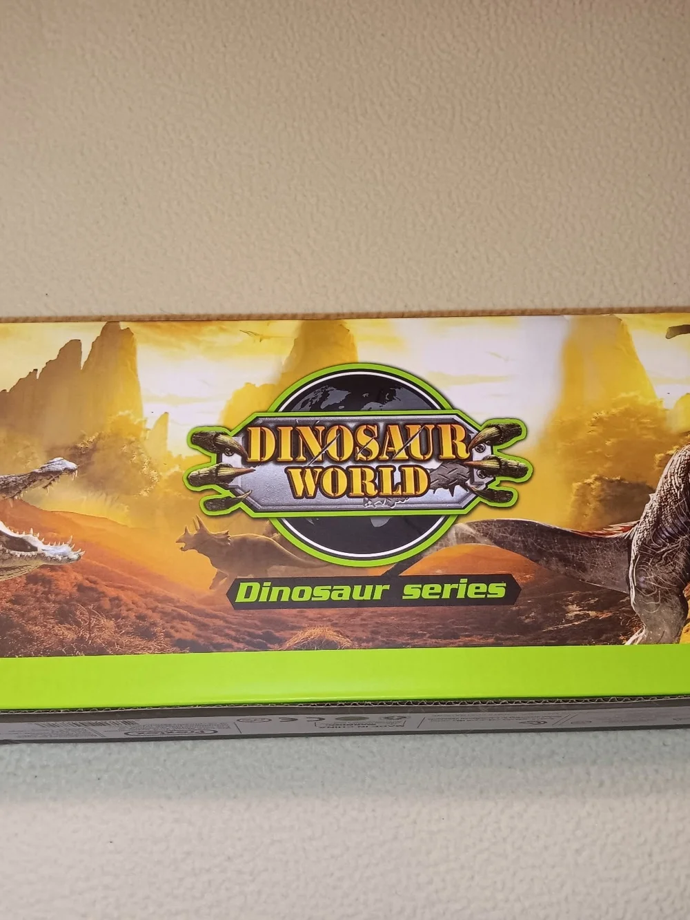 Dinosaur Carrier Playset with Green and Yellow Figures (Price Is Firm)
